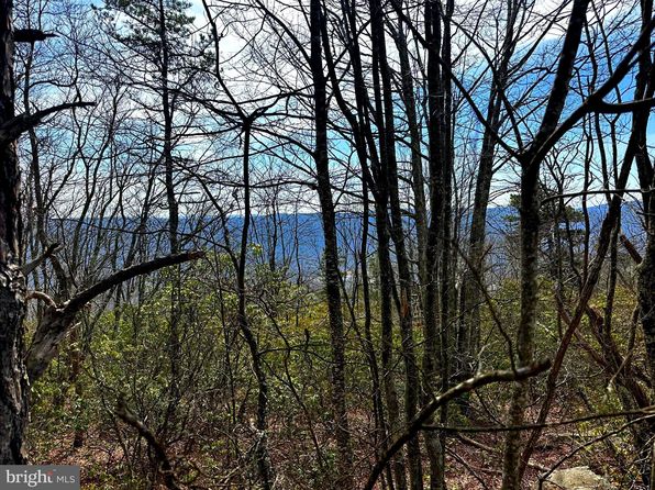 11 Acs Summit Dr, Franklin, WV 26807