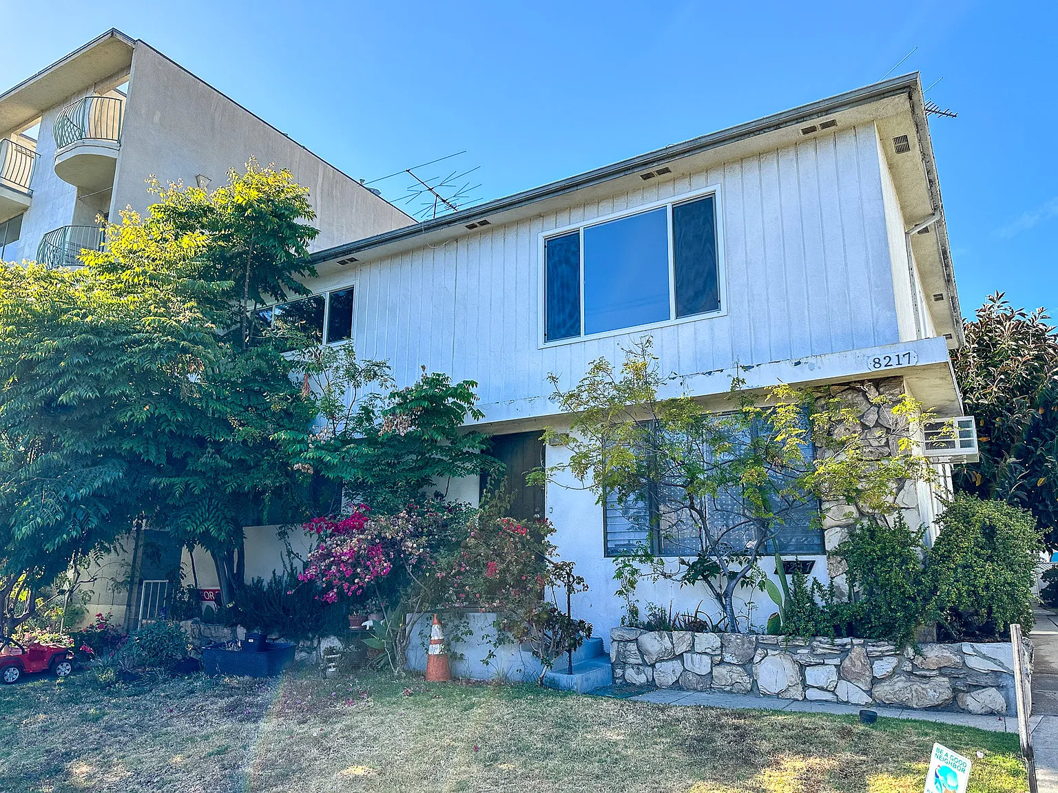 1 bed, 750 sqft, $2,080 — Photo 1