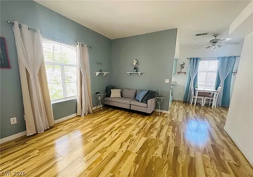 517 Indian Bluff St #202 Photo 1