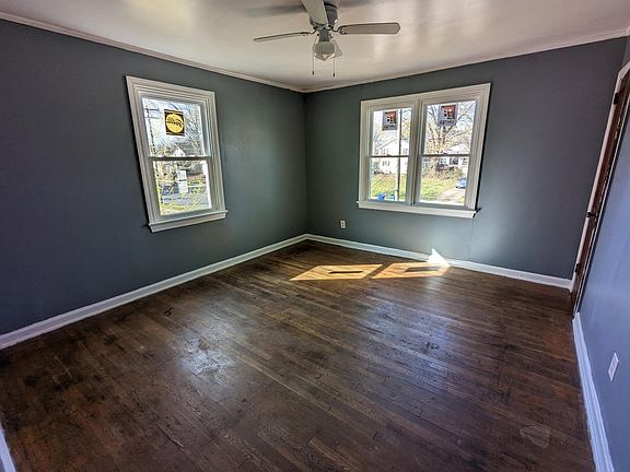 2nd image of 3208 Marshall Ave APT 1
