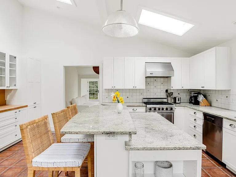401 Town Ln — Photo 13