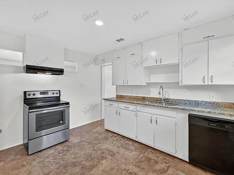 2848 Beasley Dr — Photo 4