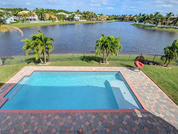 9654 Worswick Ct. Lake and Pool