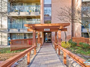 6010 Oakwood Dr APT 6D, Lisle, IL