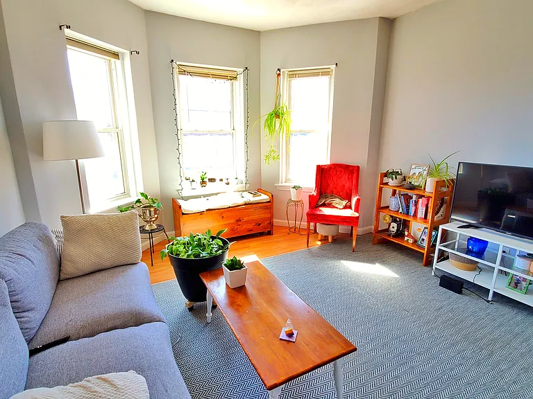 1427 Commonwealth Ave #405 — Photo 1