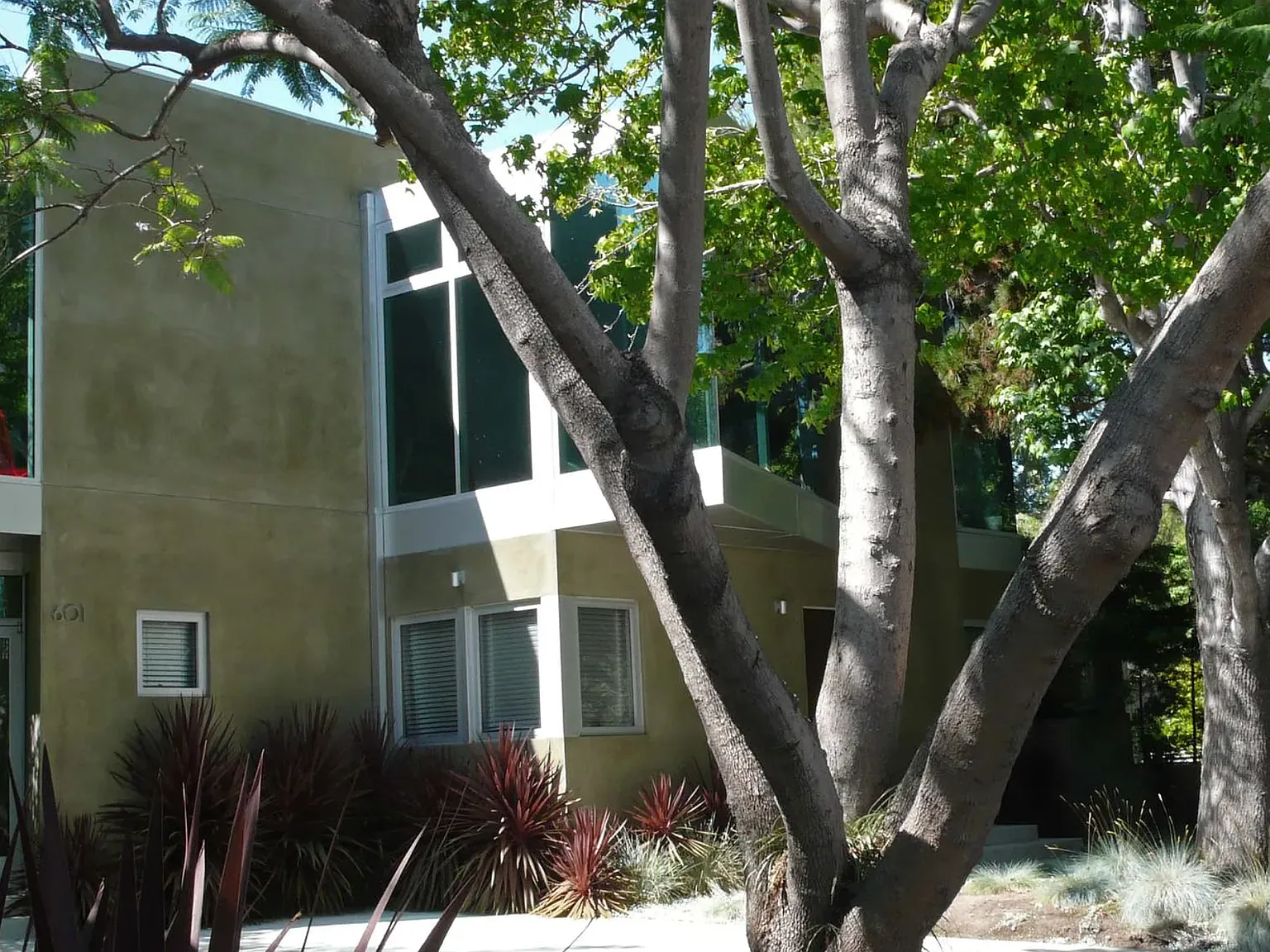 2 bed, 1350 sqft, $6,350 — Photo 3