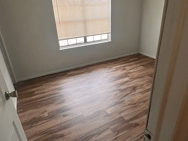 3421 Box Canyon Ave — Photo 9
