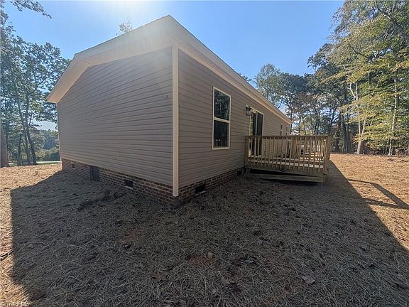 4th image of 1312 Pineview Rd