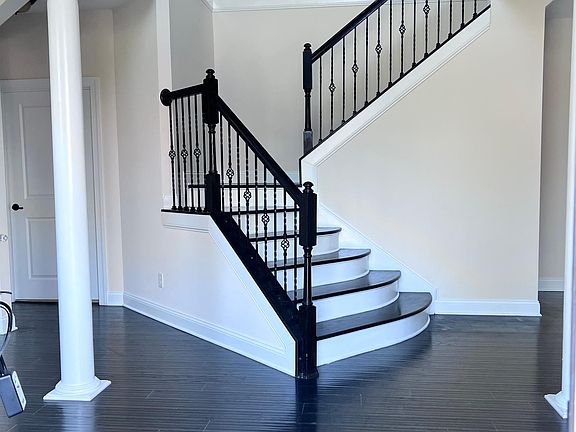 2nd image of 401 Pawleys Dr