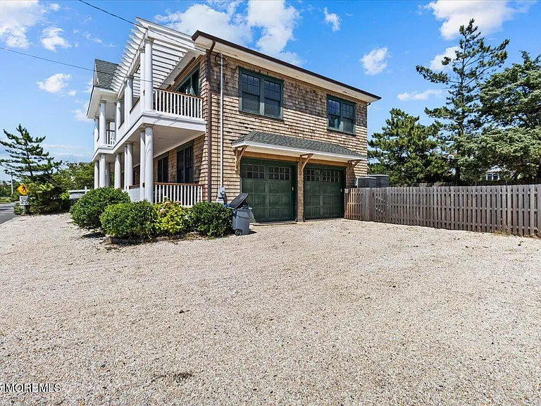 1043 Barnegat Ln — Photo 52