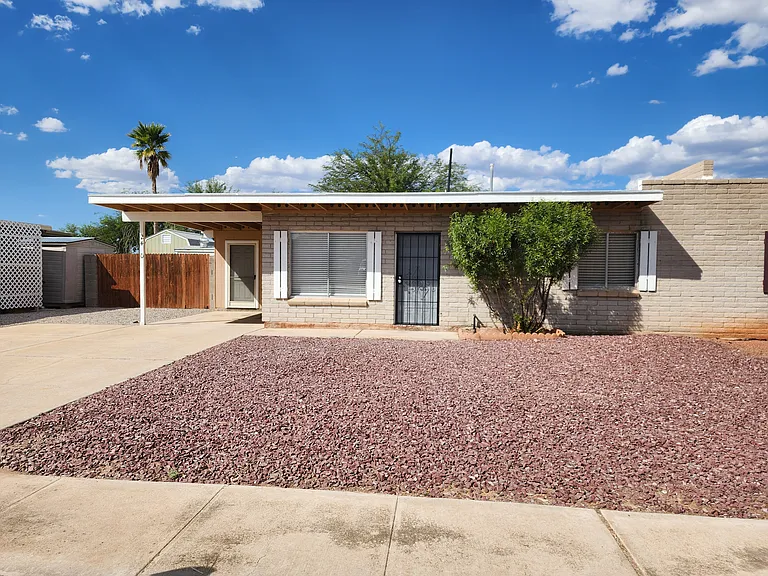 2410 S Rose Peak Dr — Photo 2