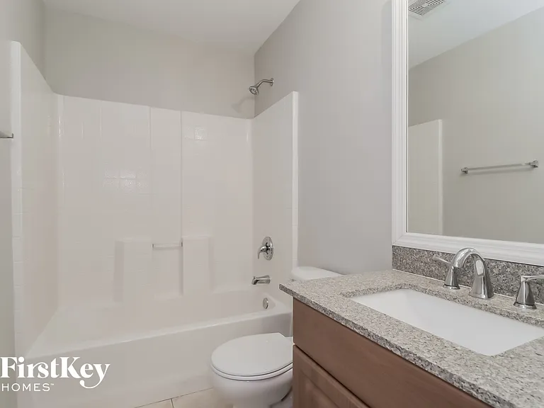 927 NW 10th Ave — Photo 14