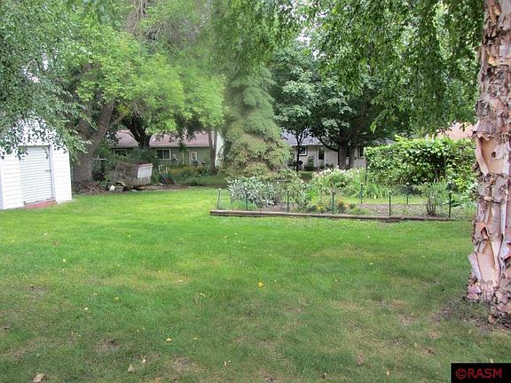 3rd image of 803 Austin Dr