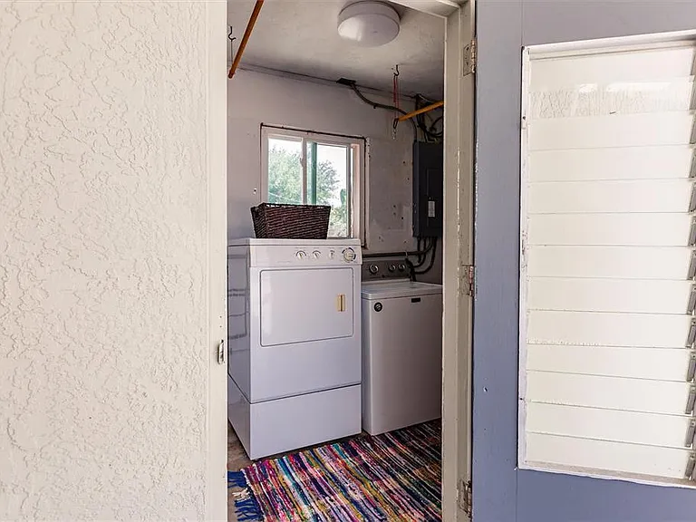 1720 Colleen St — Photo 33
