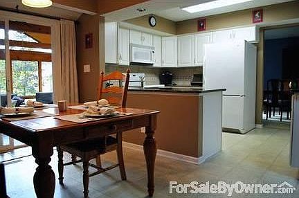 Kitchen
						:
						With the open floor plan you can easily go from room to room.