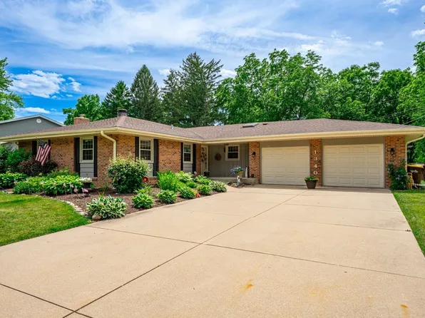 1340 Williamsburg Rd, Rockford, IL 61107