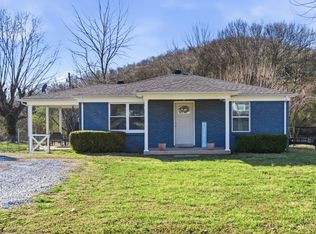 31 Horseshoe Bend Ln, Elmwood, TN 38560