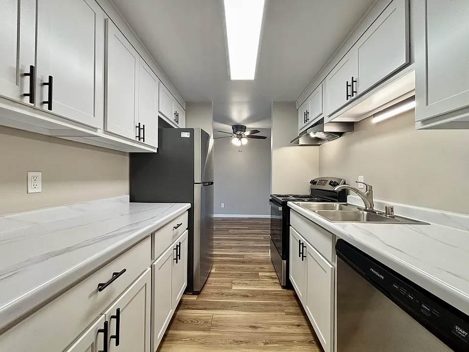 1116 Ann St #8