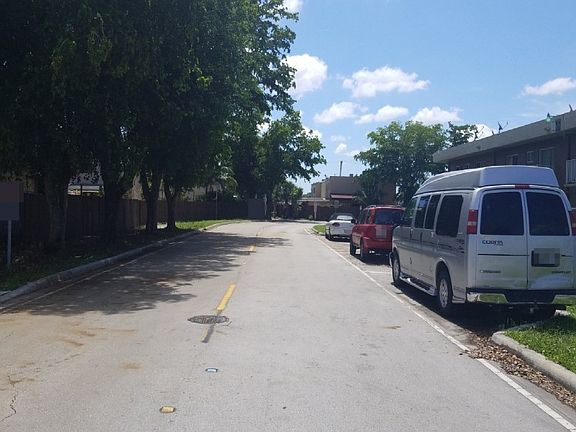 4th image of 17062 NW 56th Ct