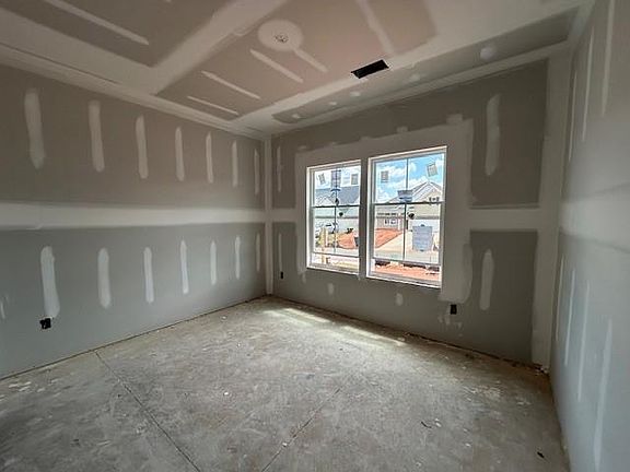 2nd image of 285 Talbert Trl