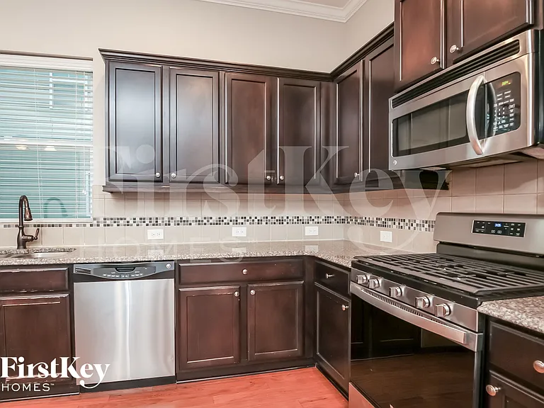 215 Topsaw Ln — Photo 7