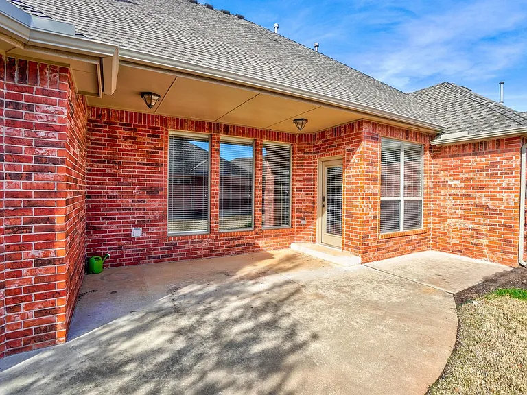 4601 NW 162nd Ct — Photo 33