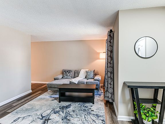 4th image of 2327 Ilolo St