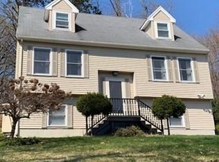 395 Butman Rd, Lowell, MA 01852