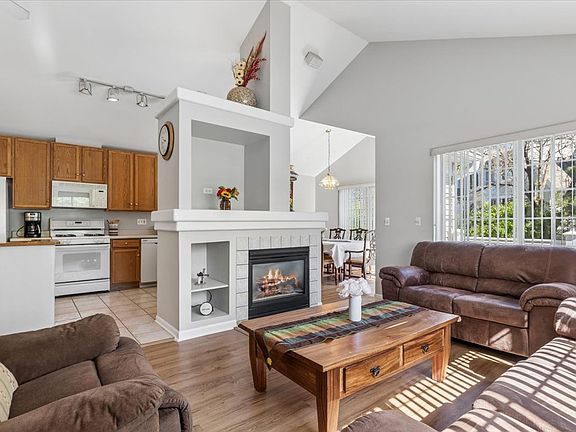 4th image of 1720 Sienna Ct