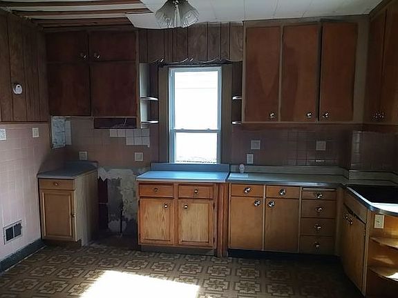 4th image of 605 15th Ave