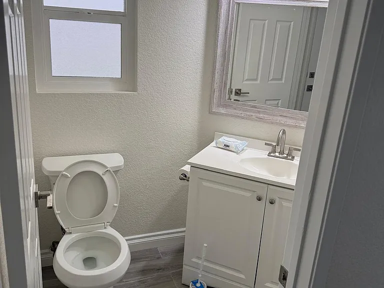 1641 Wesley Way — Photo 35
