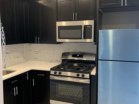 3rd image of 147 Clendenny Ave #3L