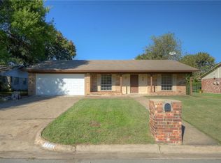 2412 Bowling Green St, Denton, TX 76201