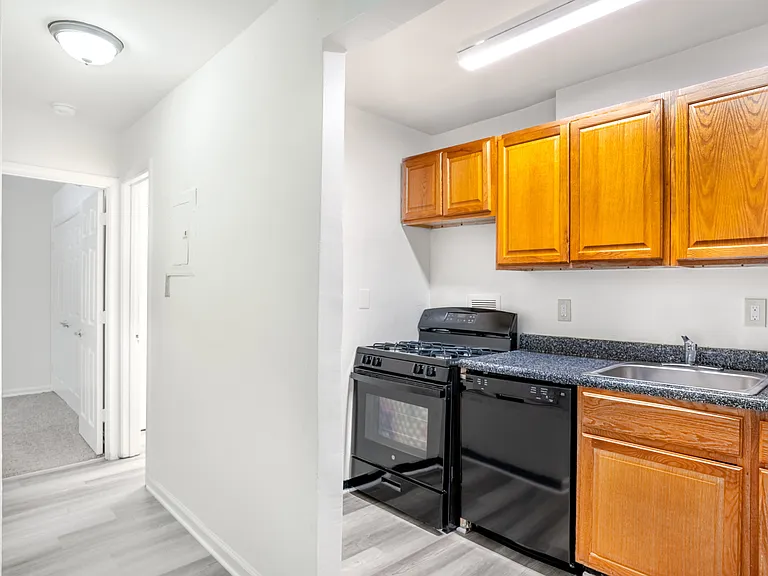 Highland Terrace Apartments — Photo 13