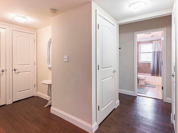 5th image of 8140 Whitburn Dr