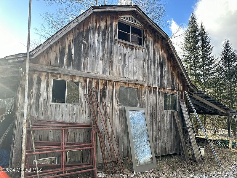 3rd image of 1024-1048 Garfield Road