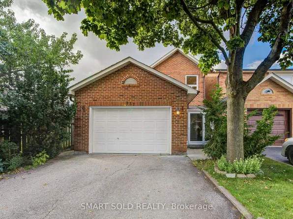857 Messenger Meadow Dr, Mississauga, ON L5C 3T1