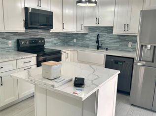 9156A SW 23rd St, Davie, FL 33324