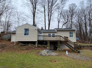 259 Russia Rd, Oak Ridge, NJ 07438