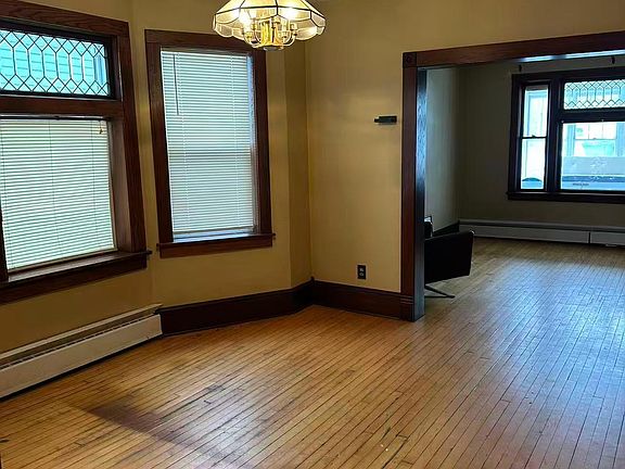 3rd image of 1428 Sherburne Ave