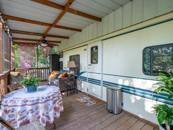 96 5th St, Ellijay, GA 30540