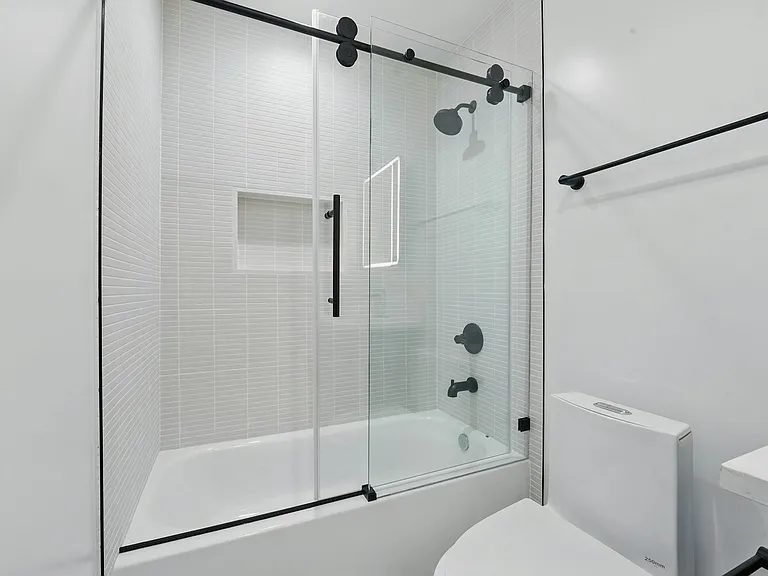 8234 Blackburn Ave #1/2 — Photo 10