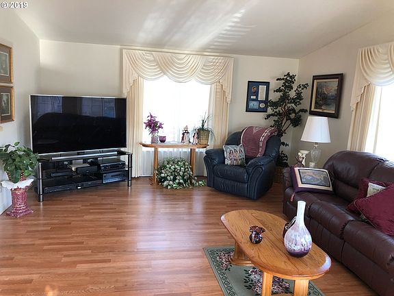 5th image of 5101 NE 121st Ave Unit 134