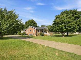 902 Cherokee Rd, Pelzer, SC 29669