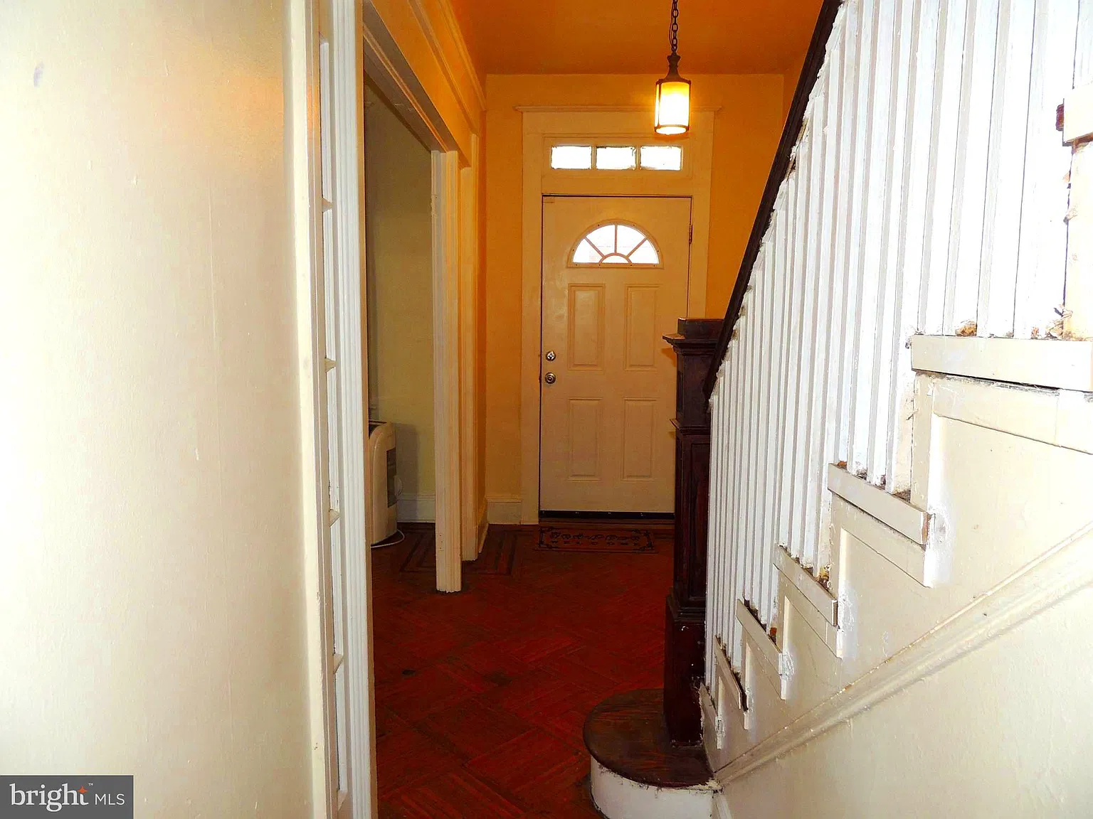 3 bed, 2.0 bath, 2350 sqft, $3,700 — Photo 4