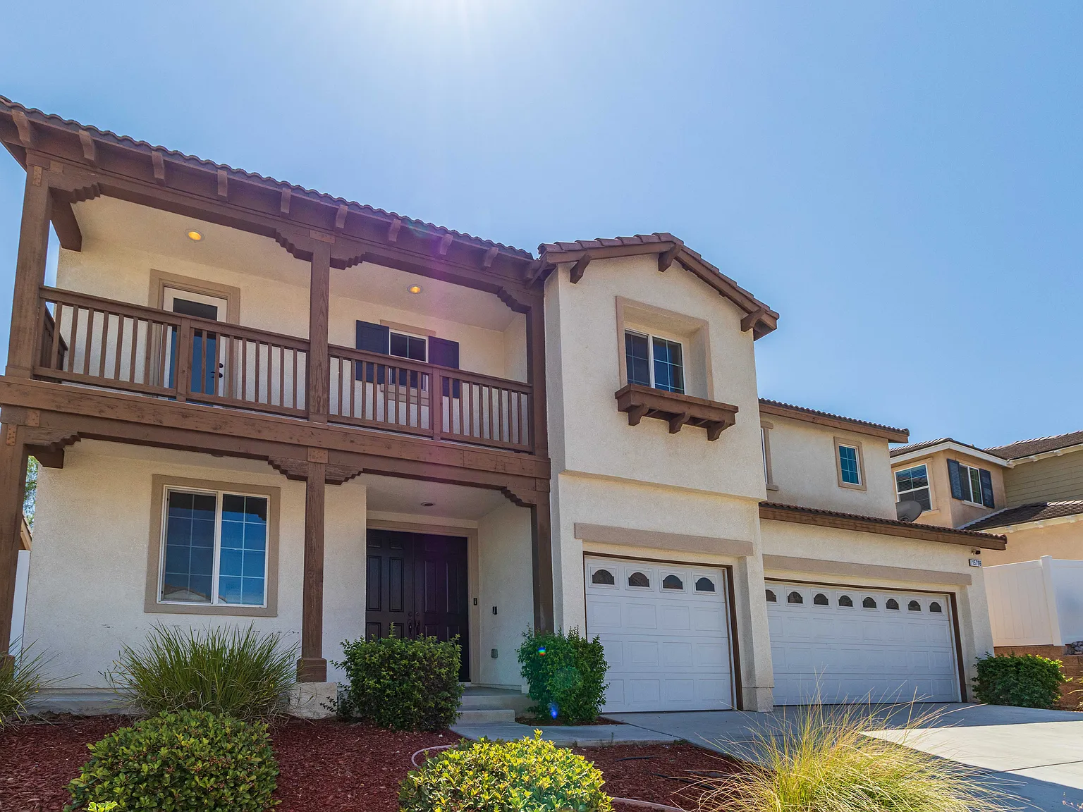 6 bed, 4423 sqft, $4,200 — Photo 2