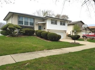 6501 Linden Dr, Oak Forest, IL 60452