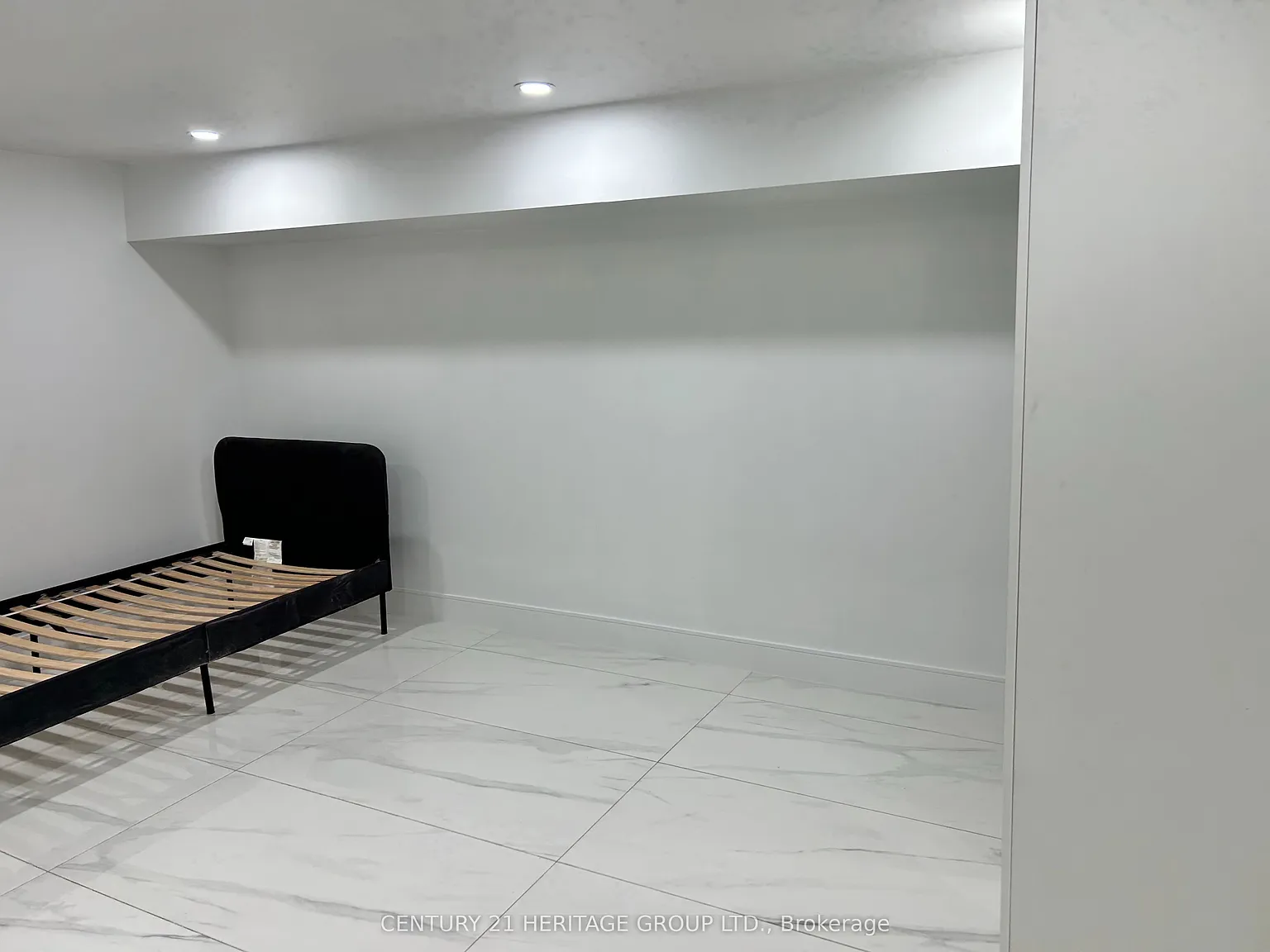 2 bed, $1,800 — Photo 2