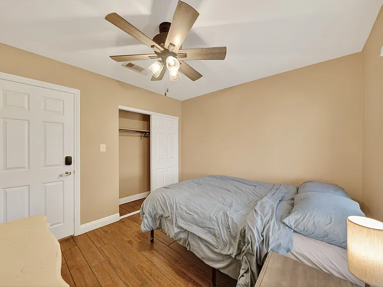 6717 Atwood Ave — Photo 2