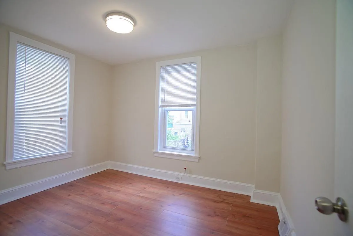 3 bed, 1450 sqft, $2,100 — Photo 4
